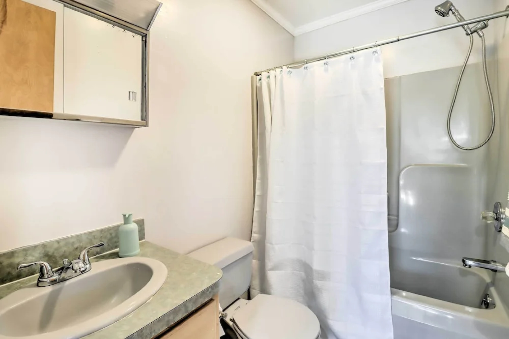 Beautiful Effort Escape w/ Private Hot Tub!