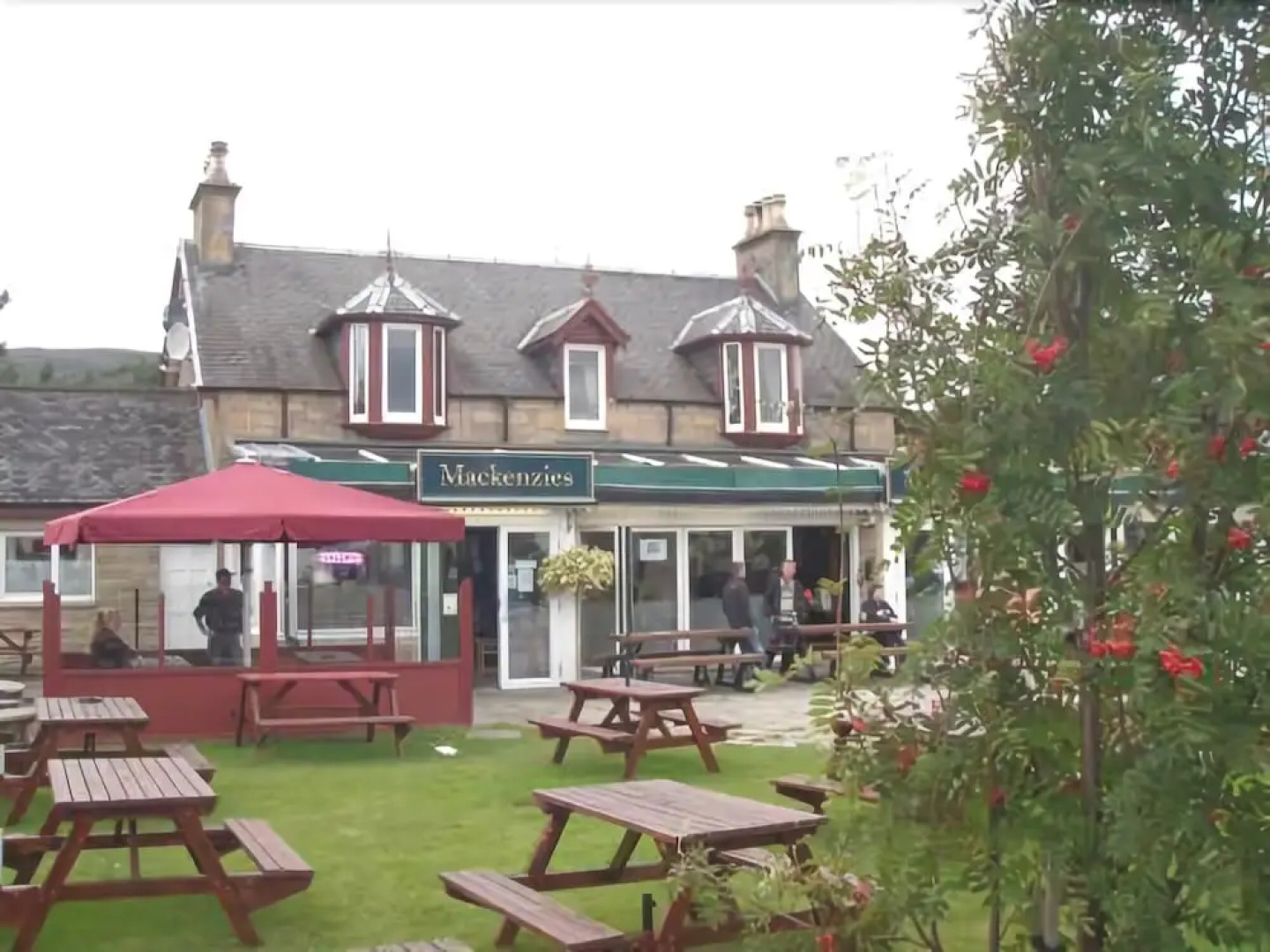 Mackenzies Highland Inn