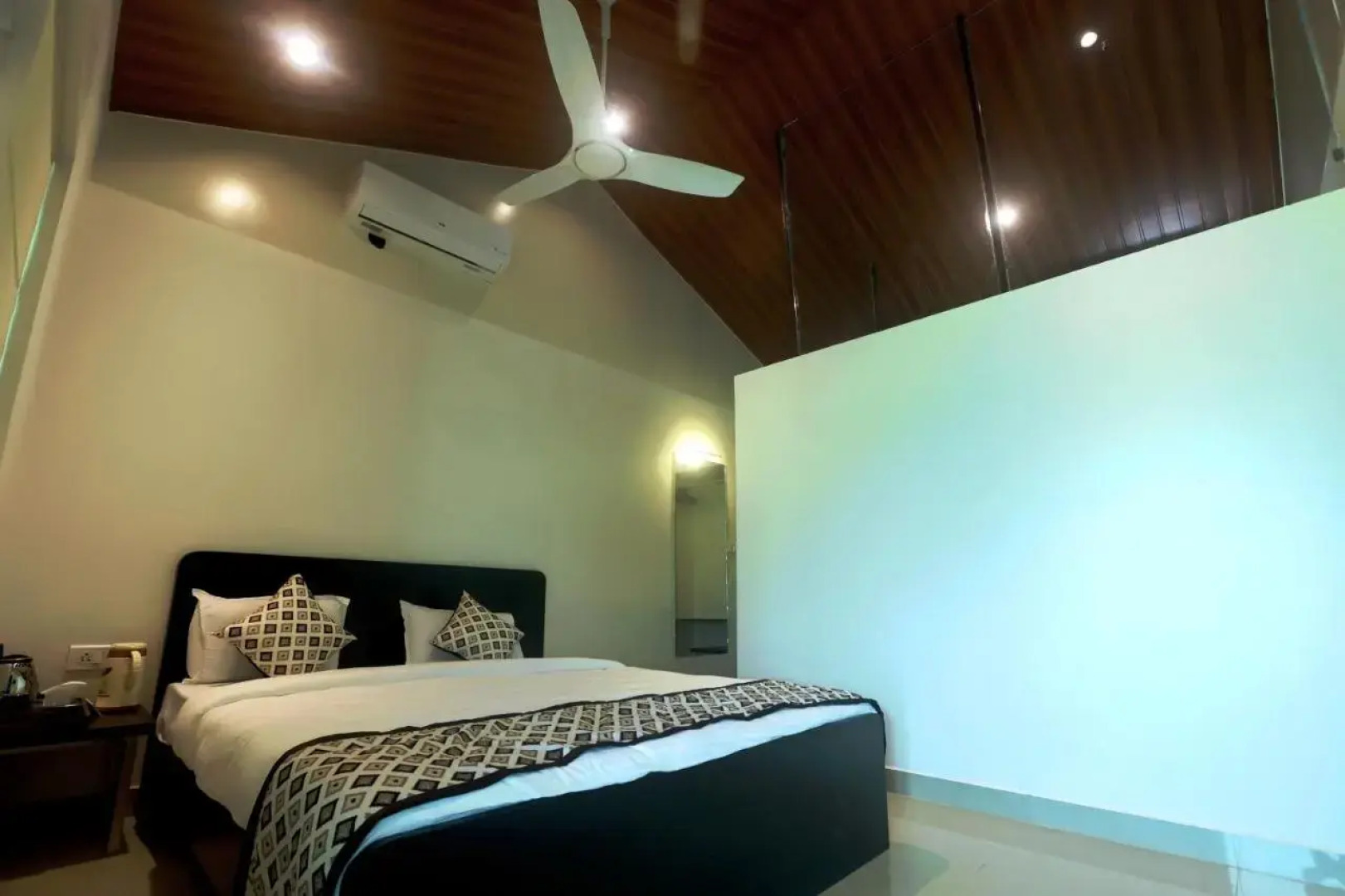 D Clouds Pure Veg, Gaganbawada