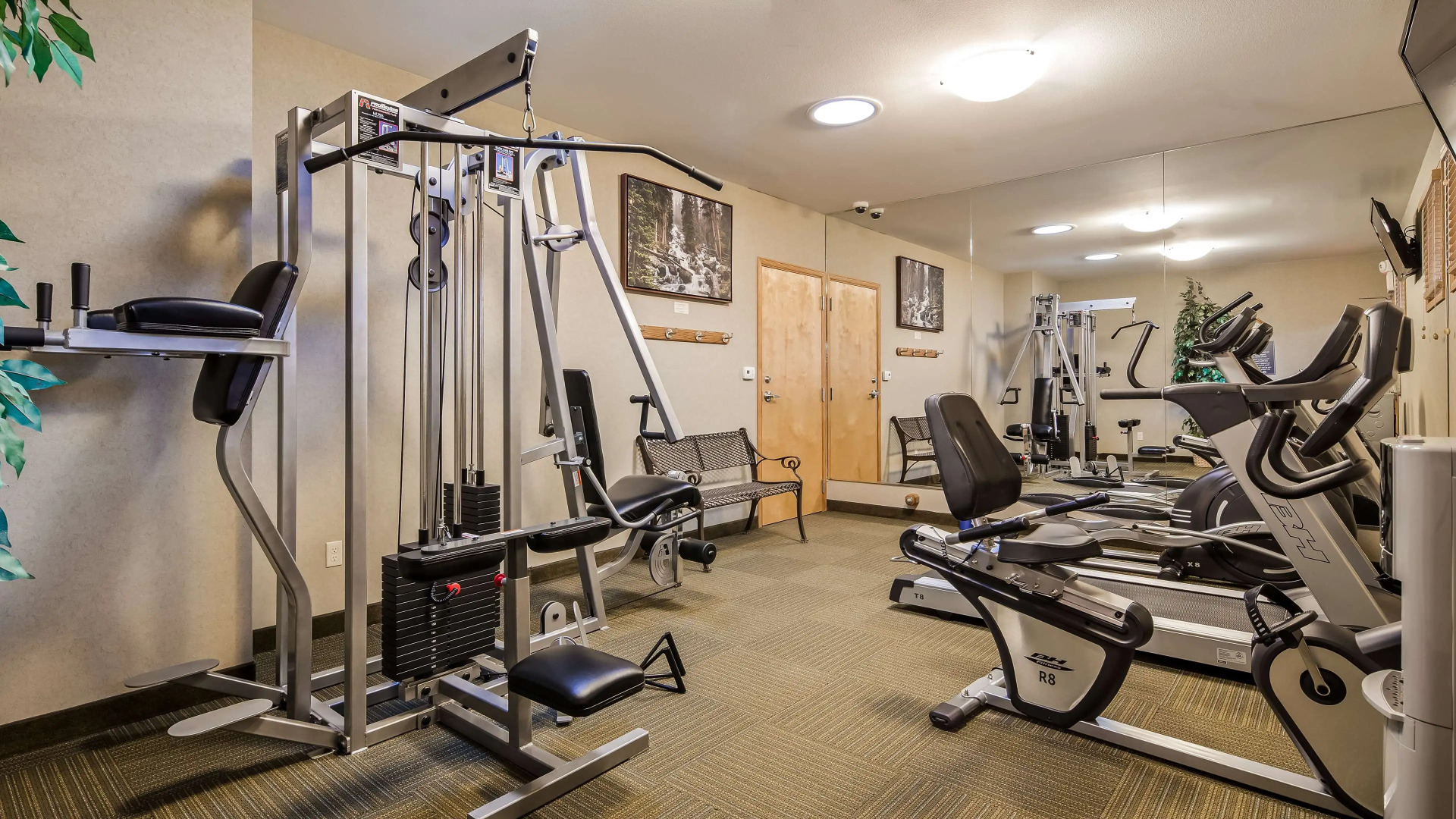 Best Western Plus Silver Saddle Inn