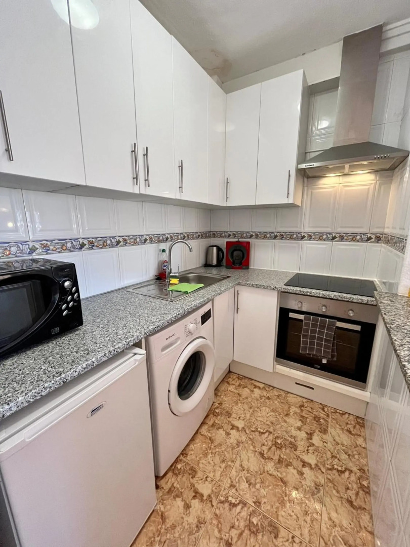 Winter sun apartment with pool access