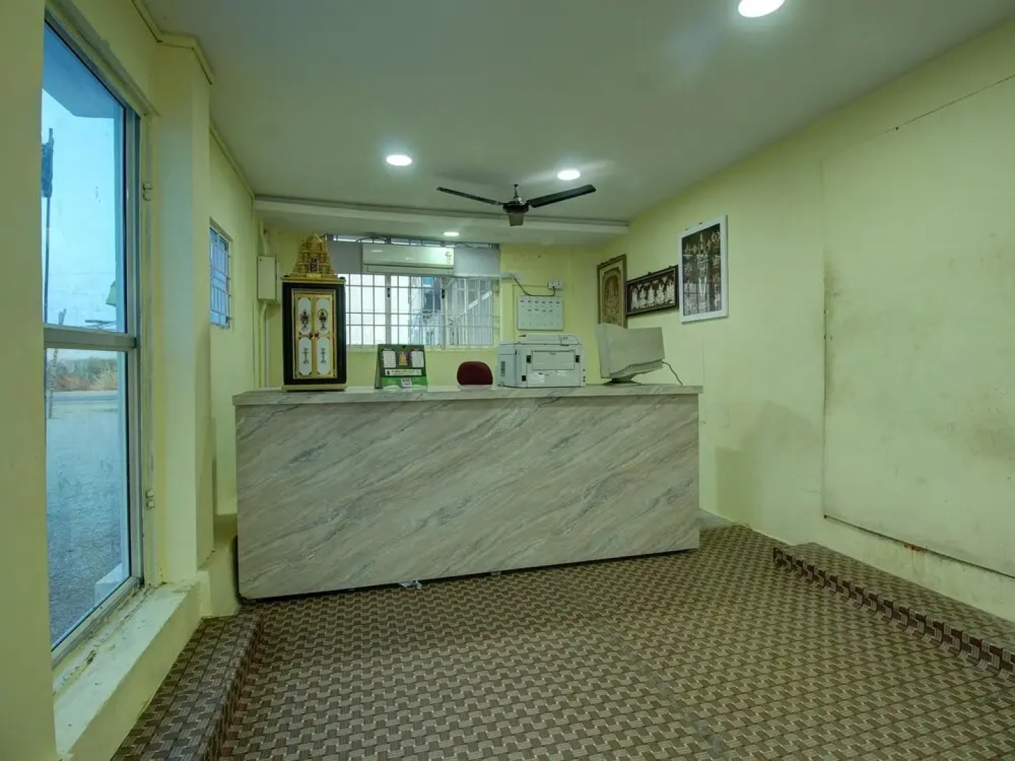 OYO 37674 Ve Vin Lodge