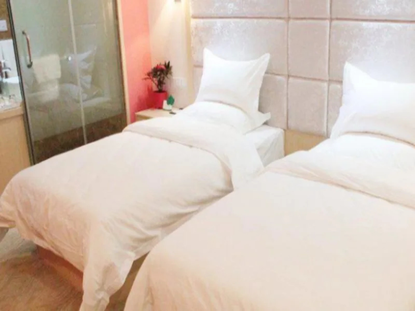 Kaifeng Dong Jing International Business Hotel