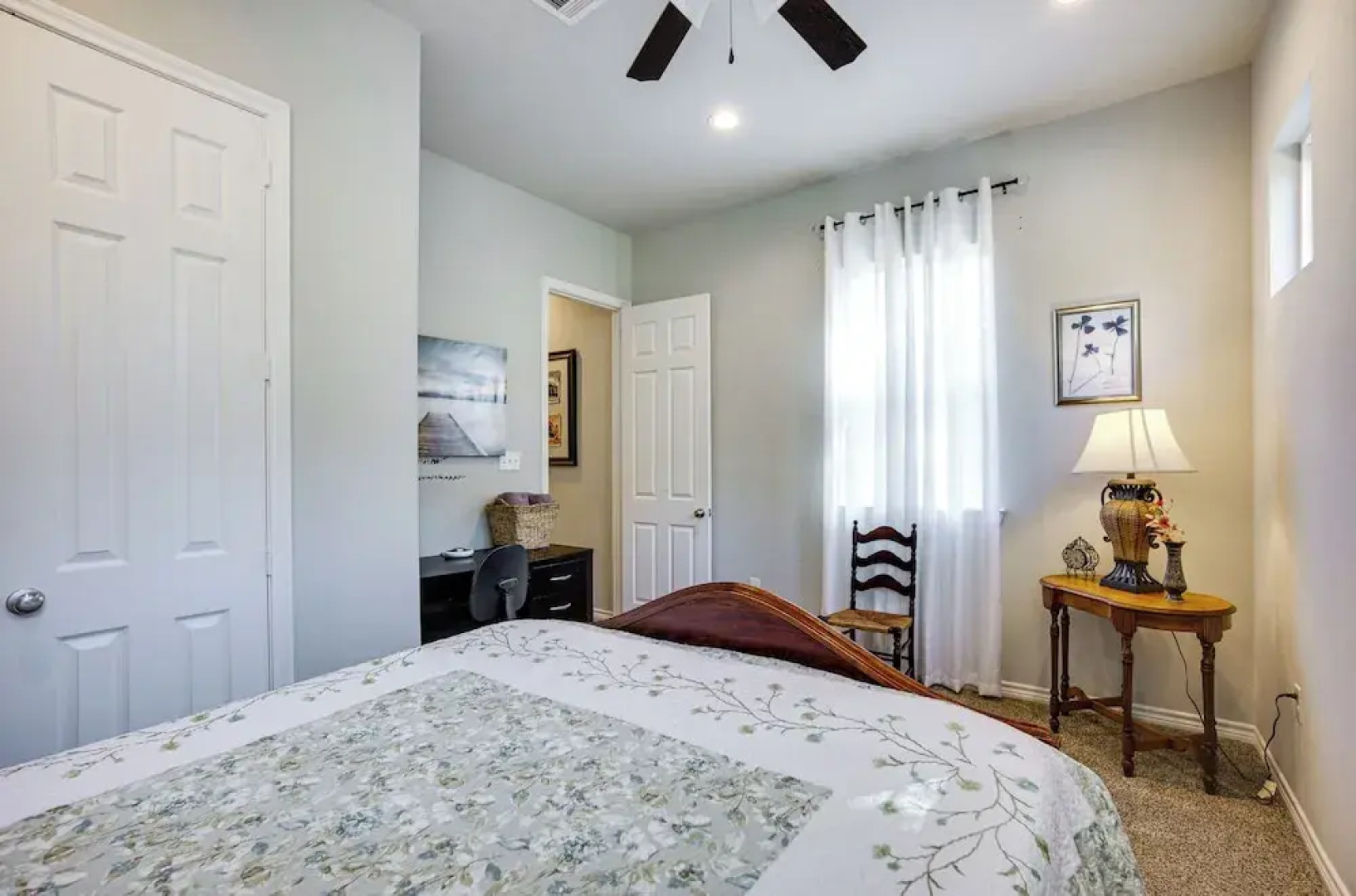 Pet-friendly Tomball Home: Walk to Main Street!