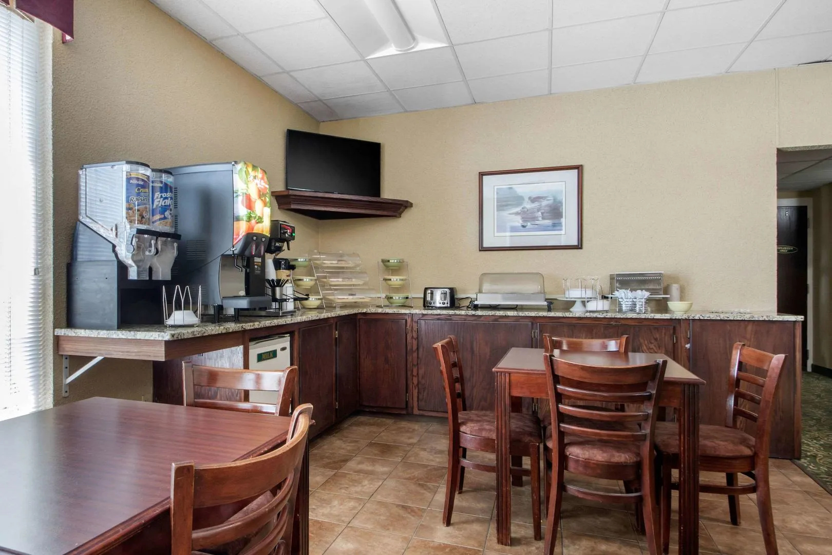 Posh Inn & Suites