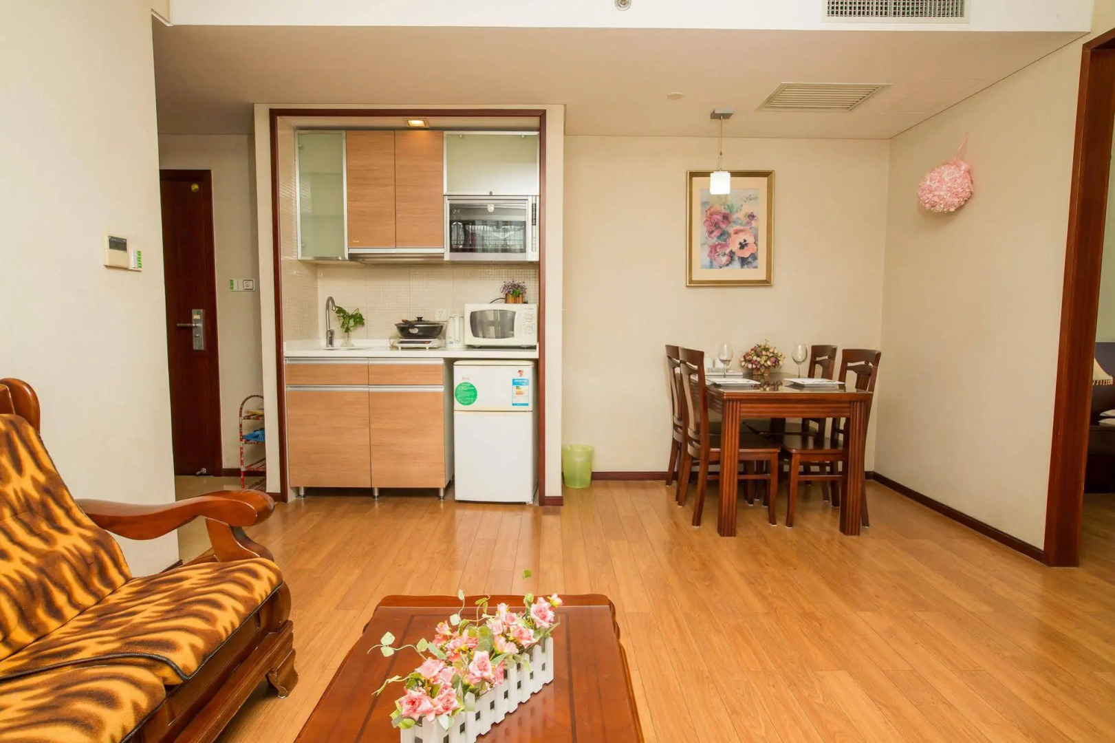 Westlake 7 Service Apartment