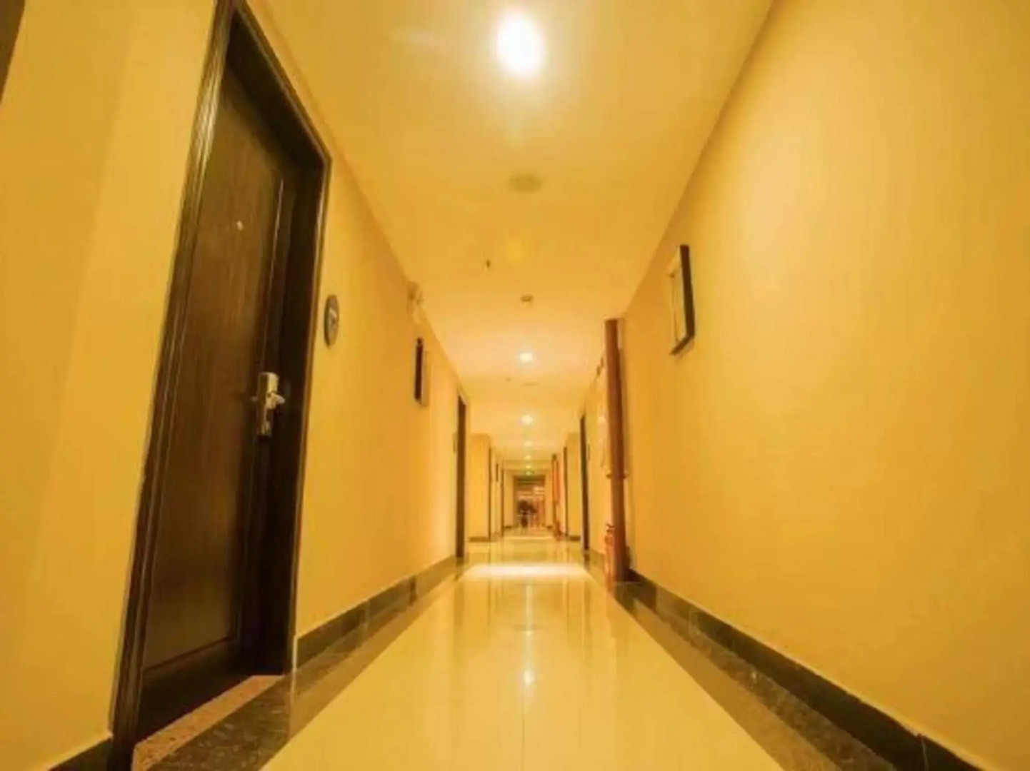 Shidai Holiday Hotel