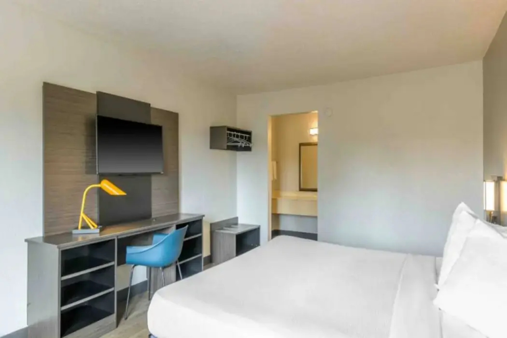 Motel 6 Spring Hill, FL - Weeki Wachee