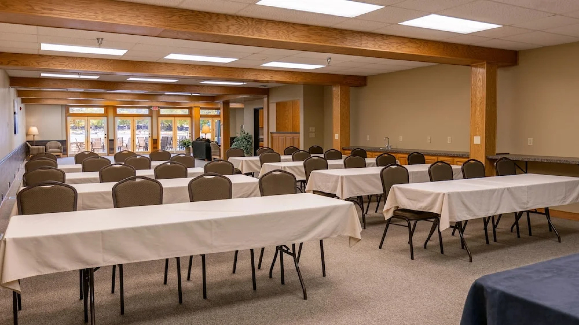 Cragun's Resort & Hotel