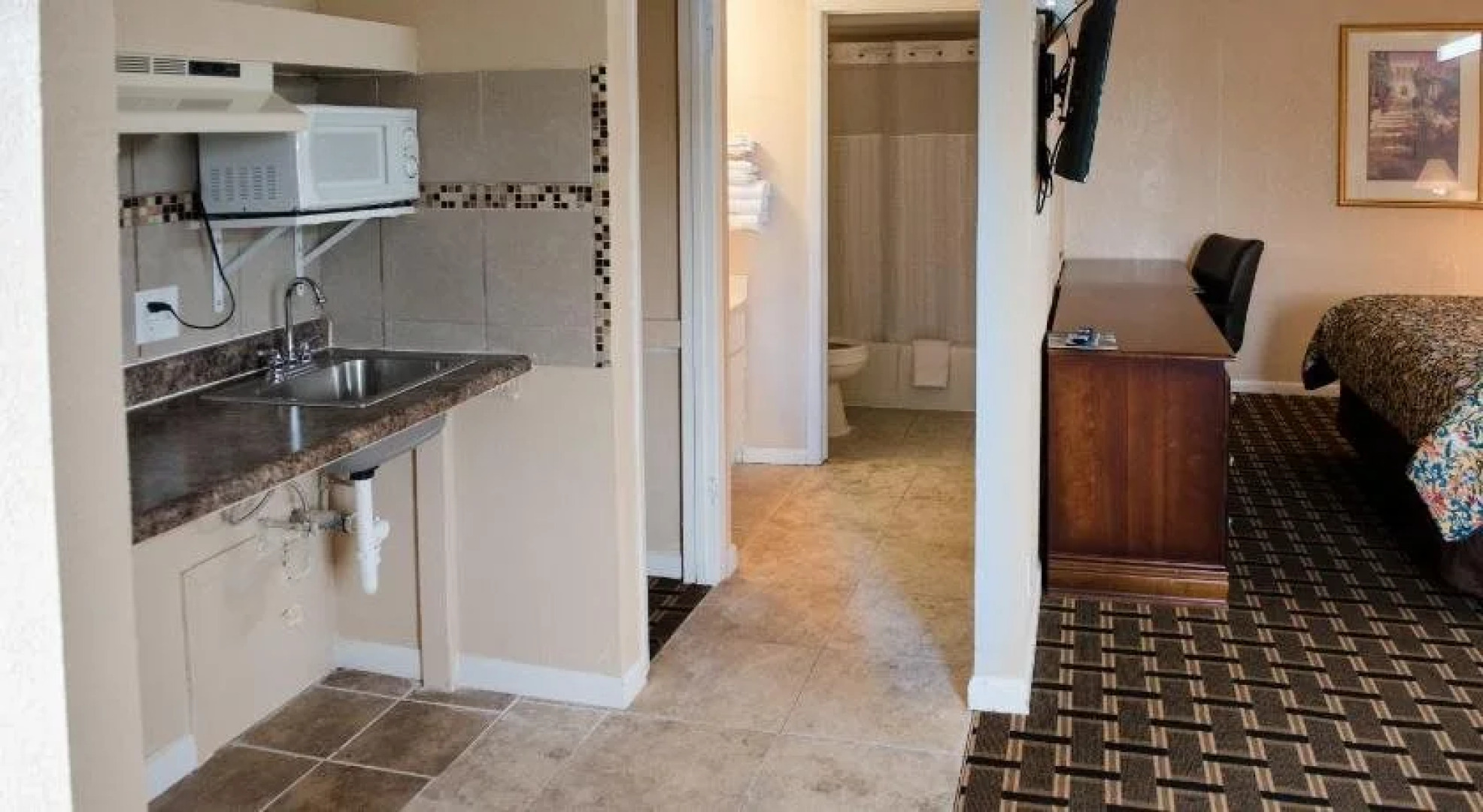 Grand View Plaza Inn & Suites