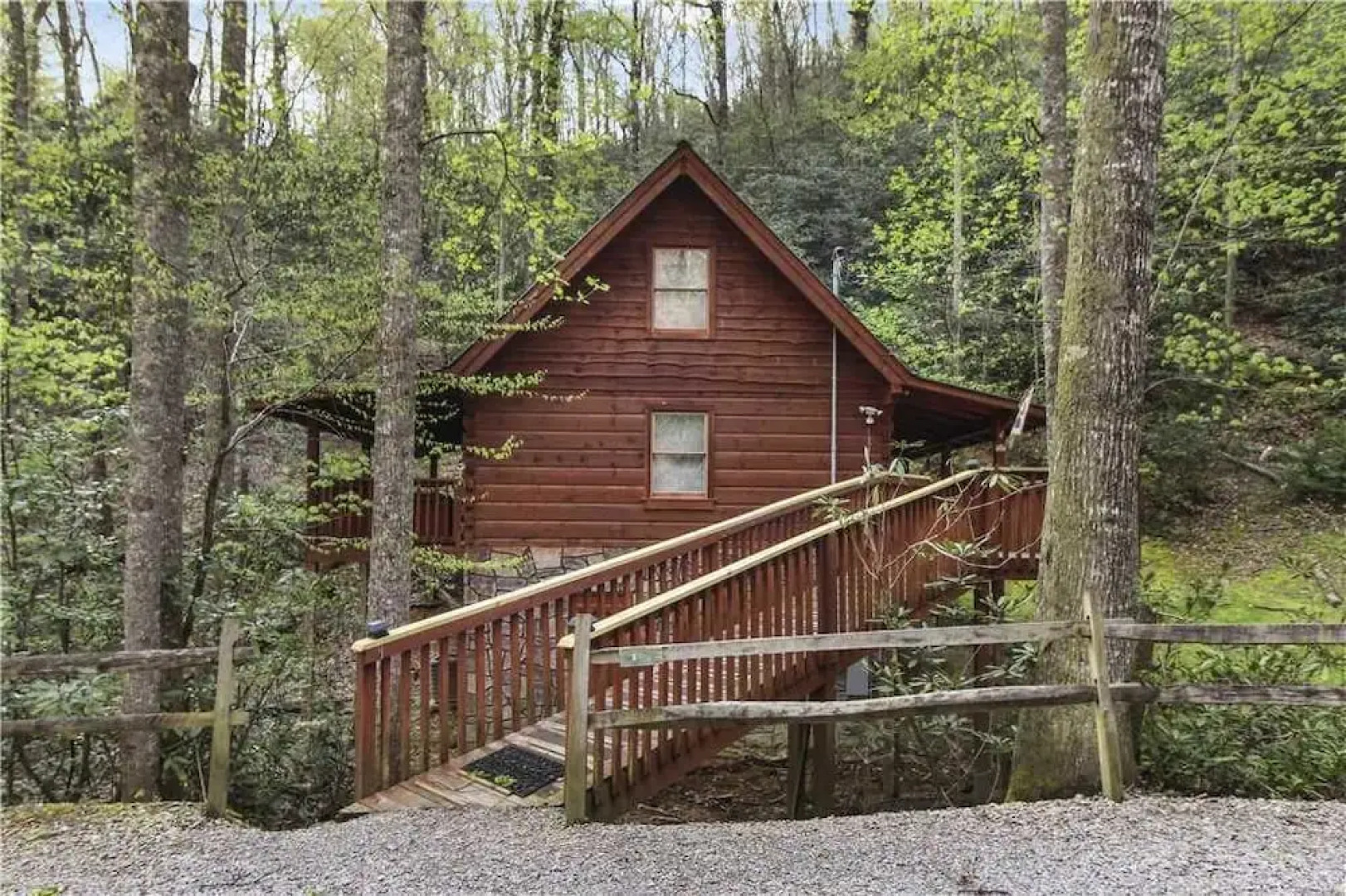 Wild at Heart 1 Bedroom Home with Hot Tub