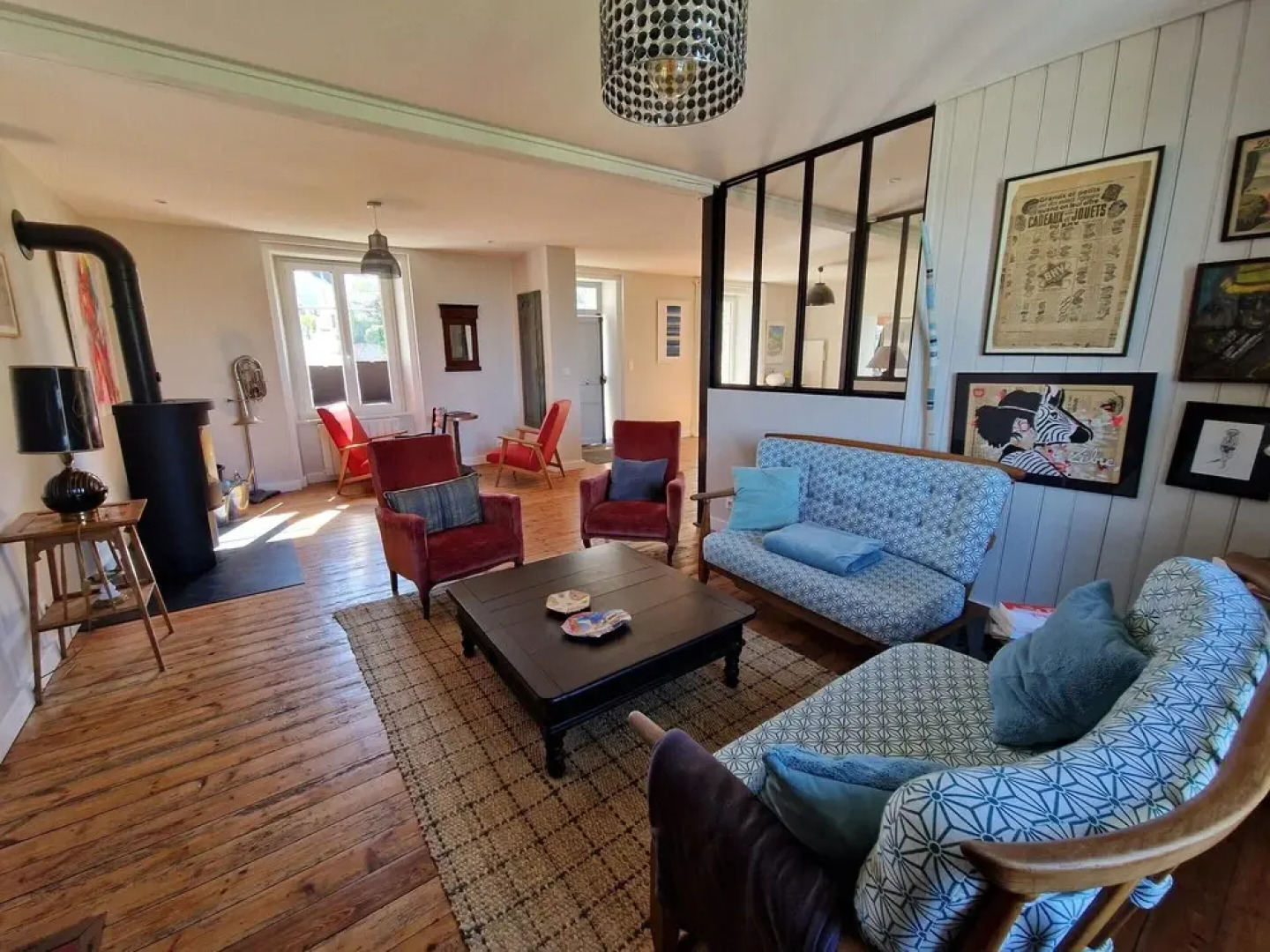 4 Family Home, Walking Distance to the Beach