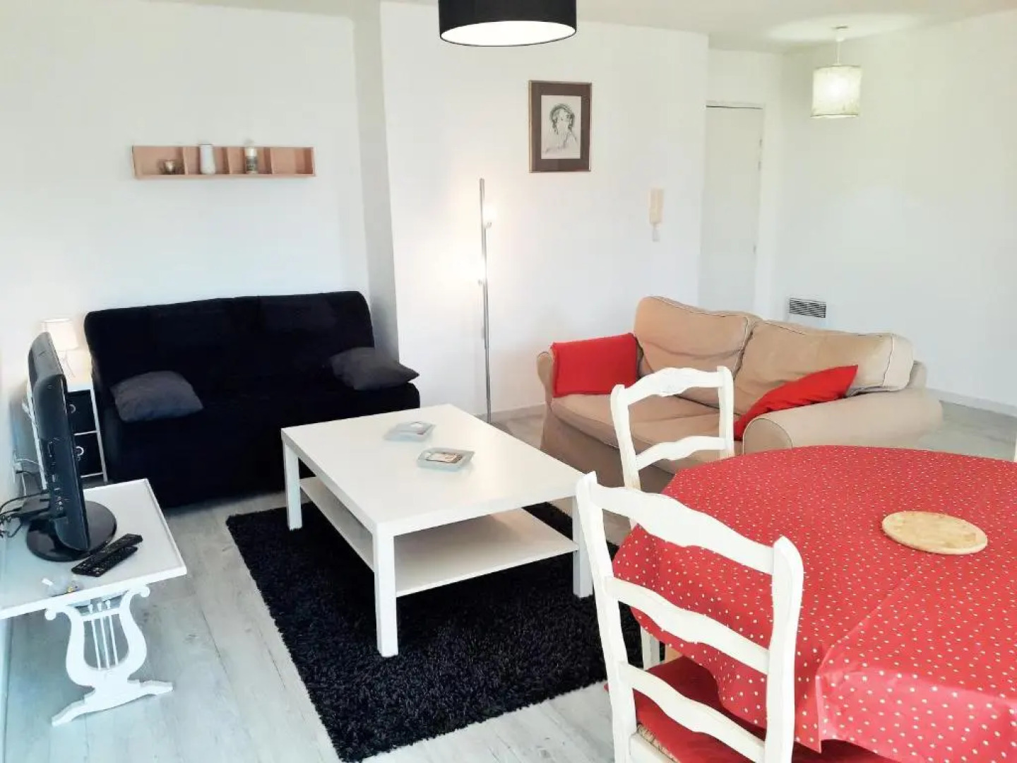 2 pieces terrasse parking au calme PHEOBUS