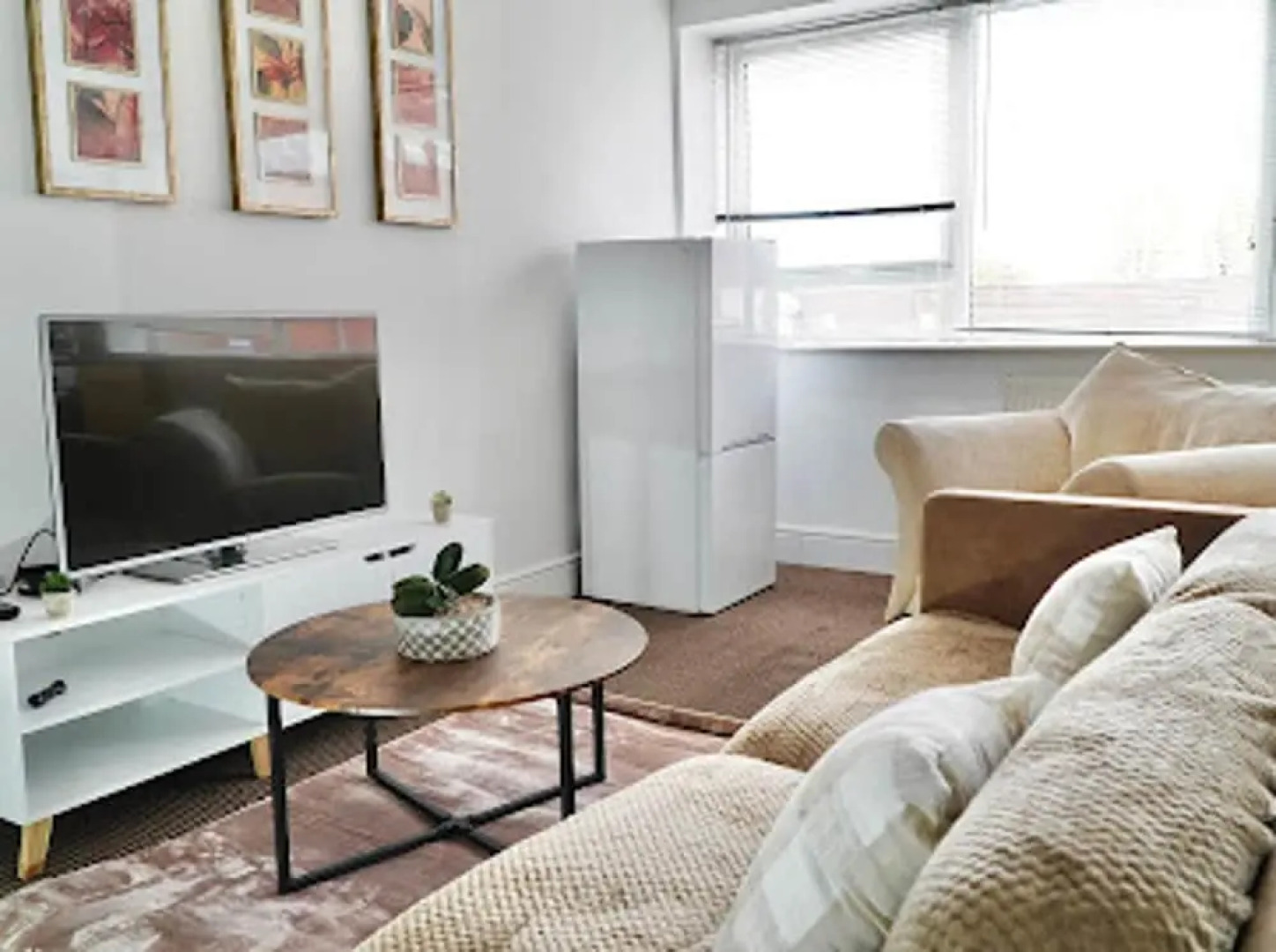 Clean, Spacious 2-bed Apartment in Brierley Hill