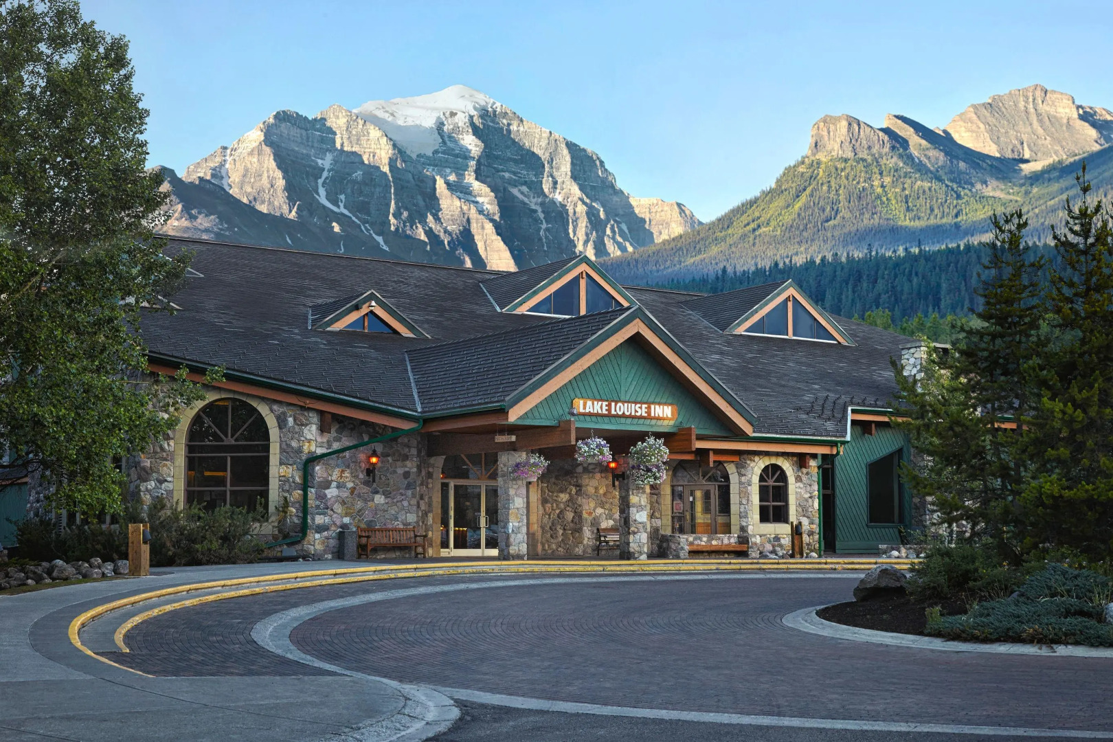 Lake Louise Inn