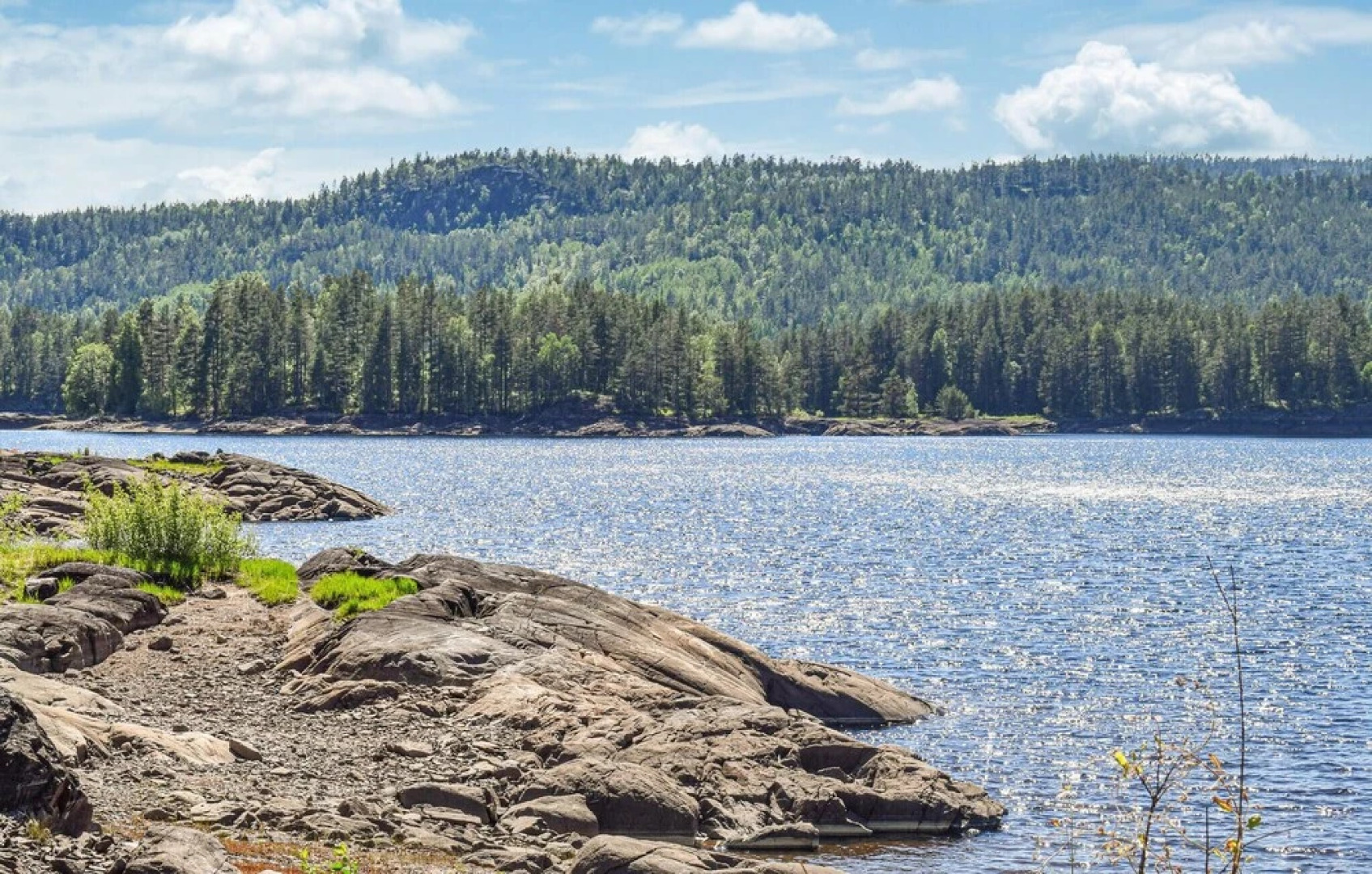 Amazing Home in Sannidal With 3 Bedrooms, Jacuzzi and Wifi