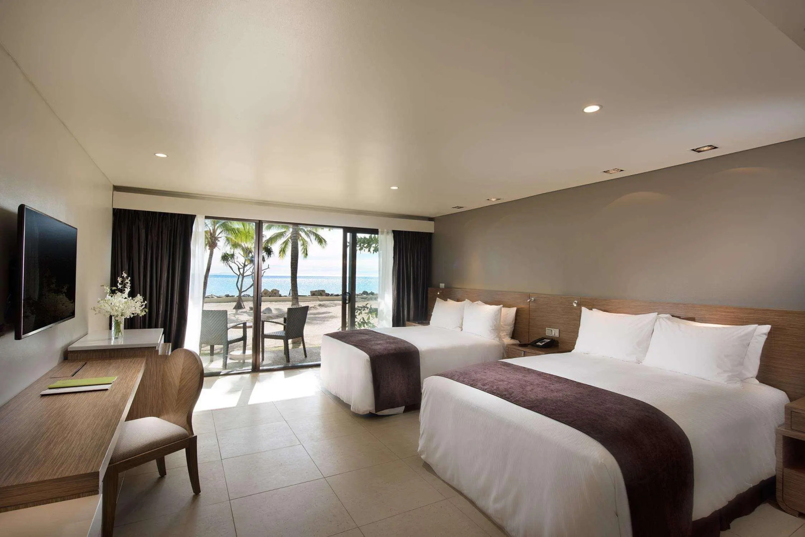 DoubleTree Resort by Hilton Hotel Fiji - Sonaisali Island