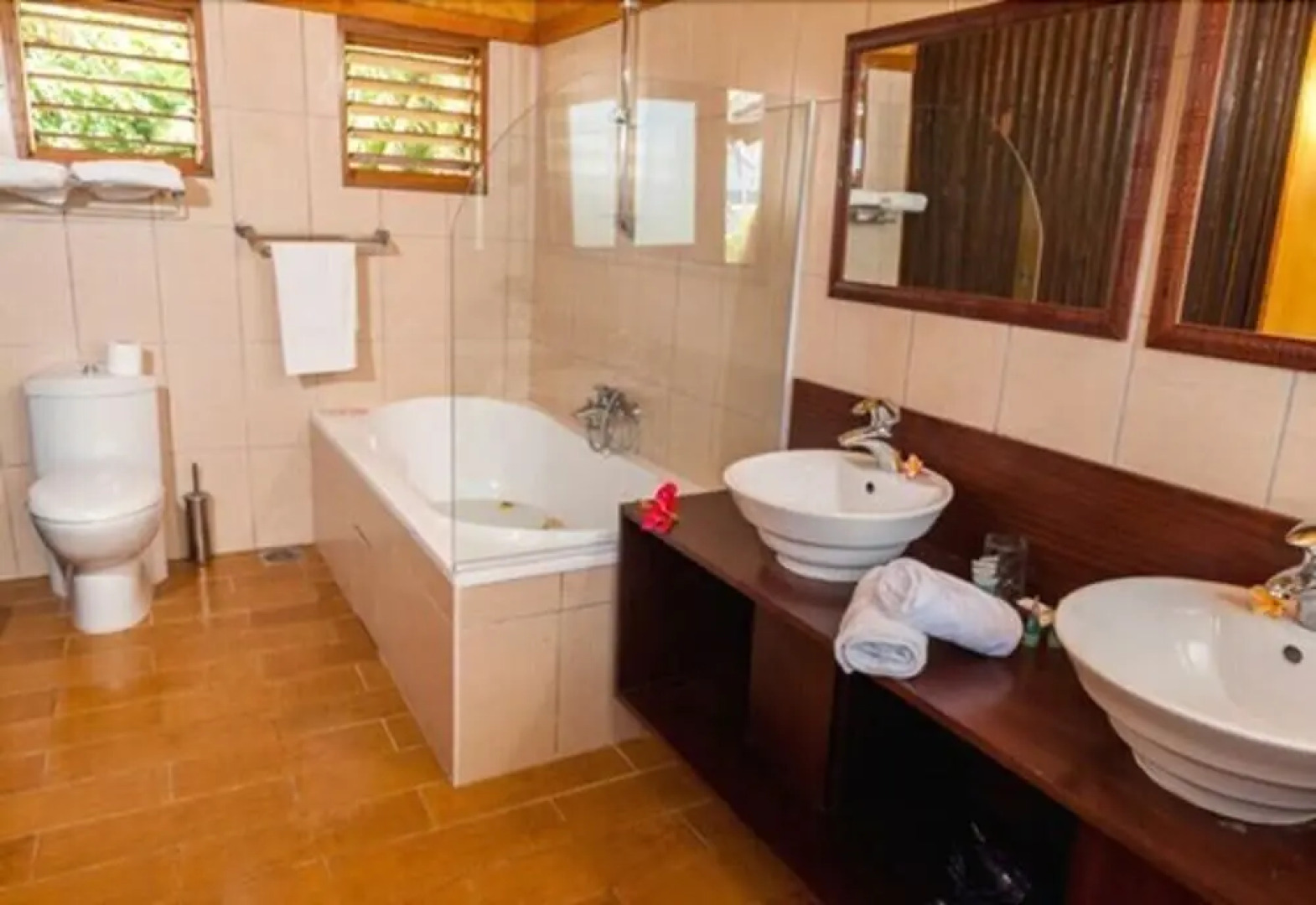 Hotel Nengone Village