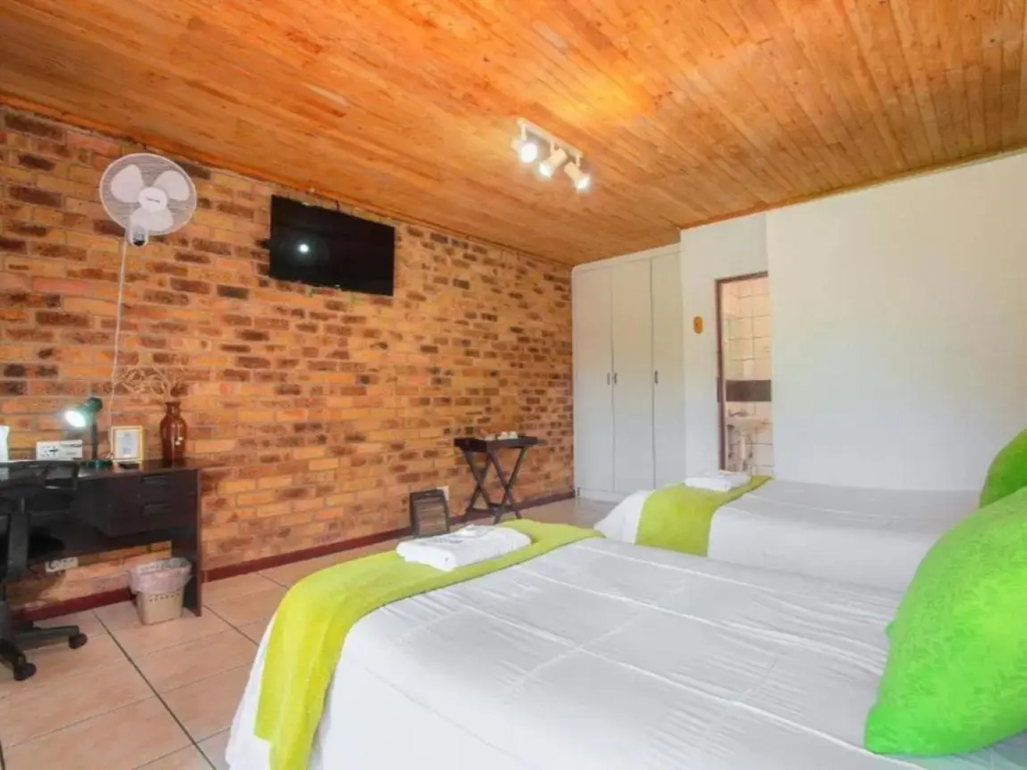 Airport Bird & Game Lodge