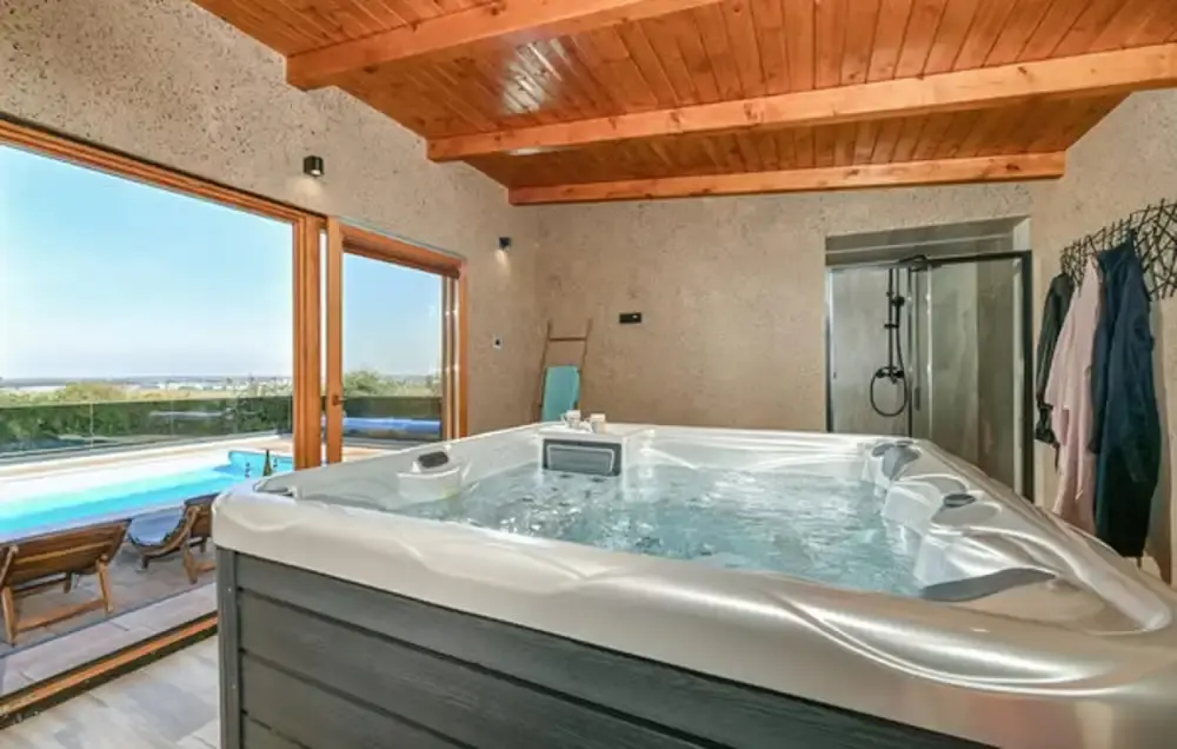 Dream Villa Sleeps 8 With Sauna