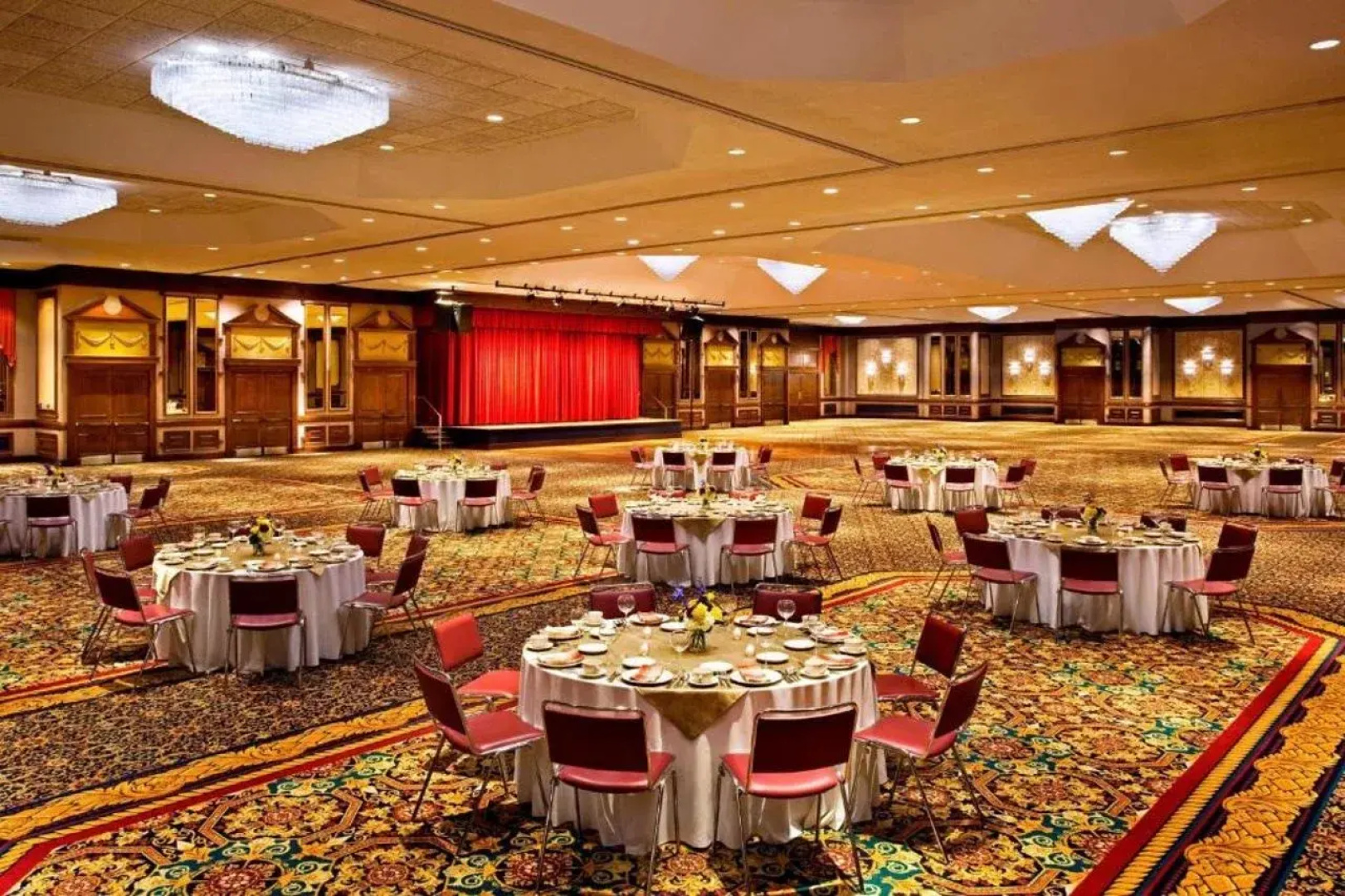 Sheraton Greensboro at Four Seasons
