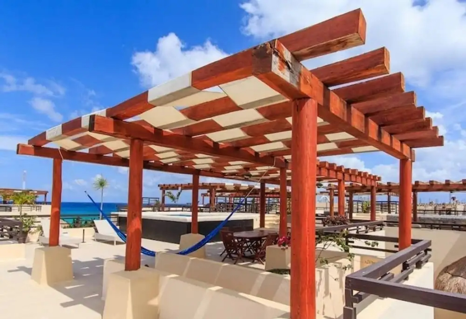 Aldea Thai - Oceanfront PH w/ Rooftop & Private Pool