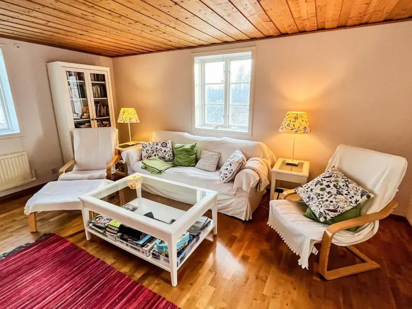 Scenic Lakeside Home Near Askersund