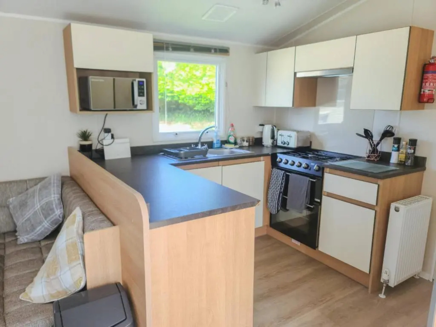 Dog Friendly 6 Berth Static Caravan Newquay