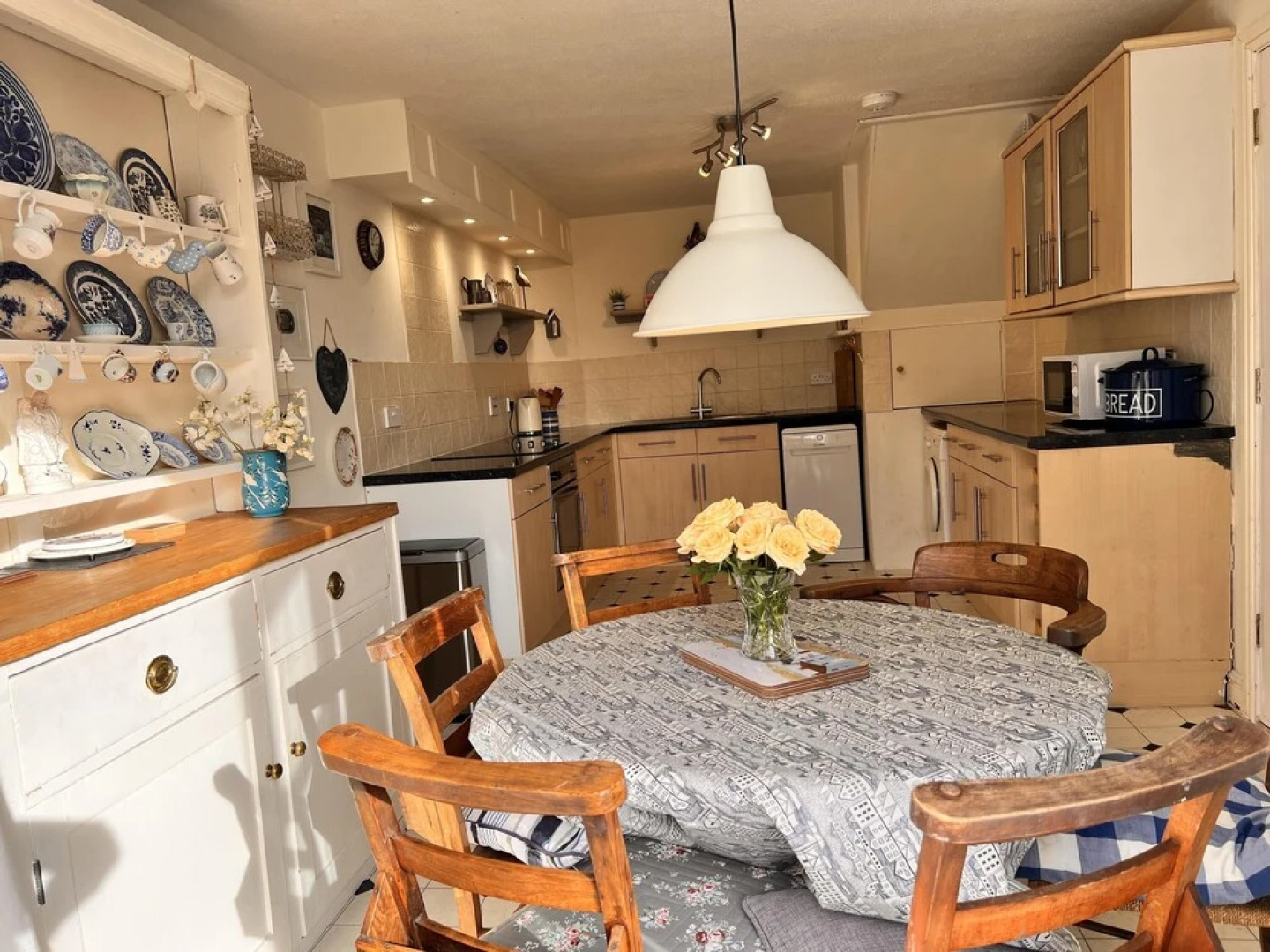 Charming 3 Bedroom Family Cottage - Dogs Welcome