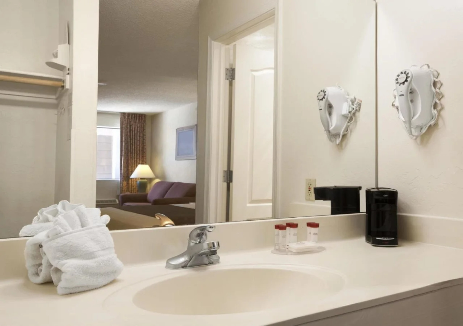 The Hotel Serene Glendale Peoria, Surestay Collection by BW