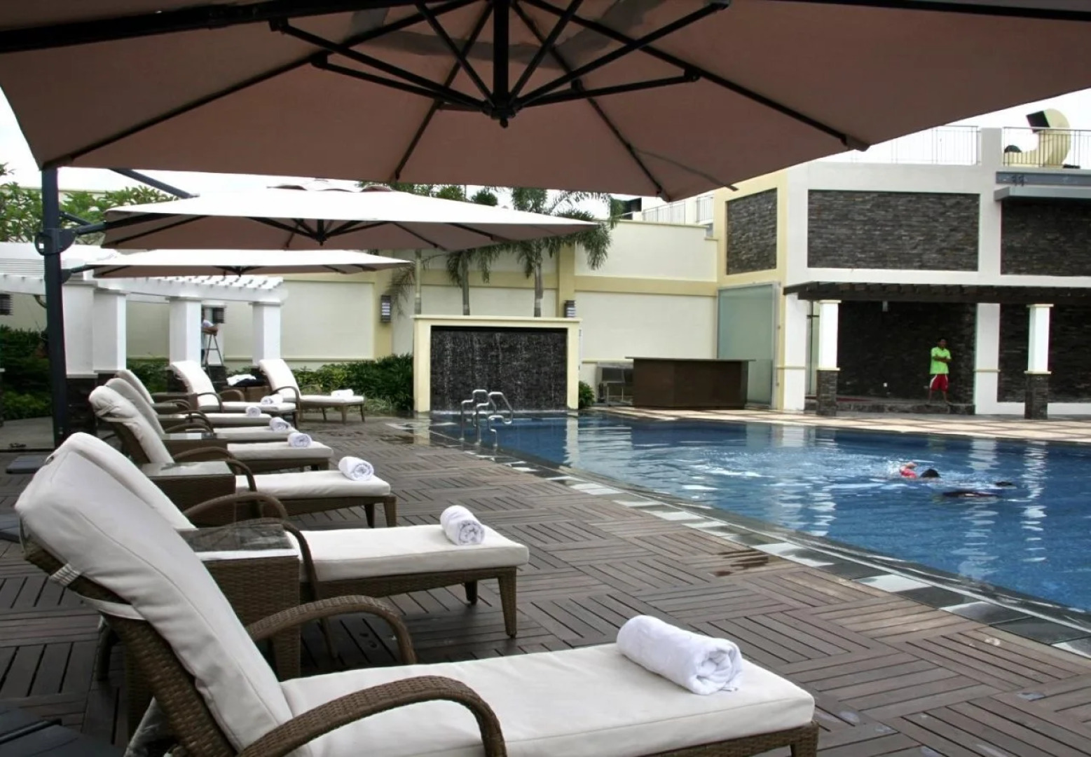 The Avenue Plaza Hotel