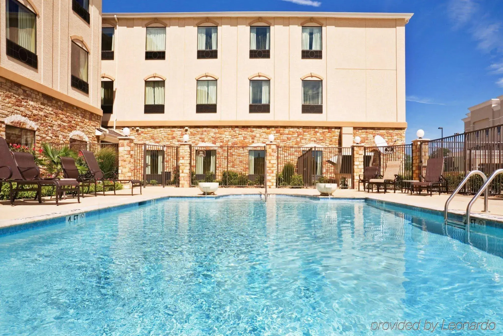 Holiday Inn Express & Suites Texarkana by IHG