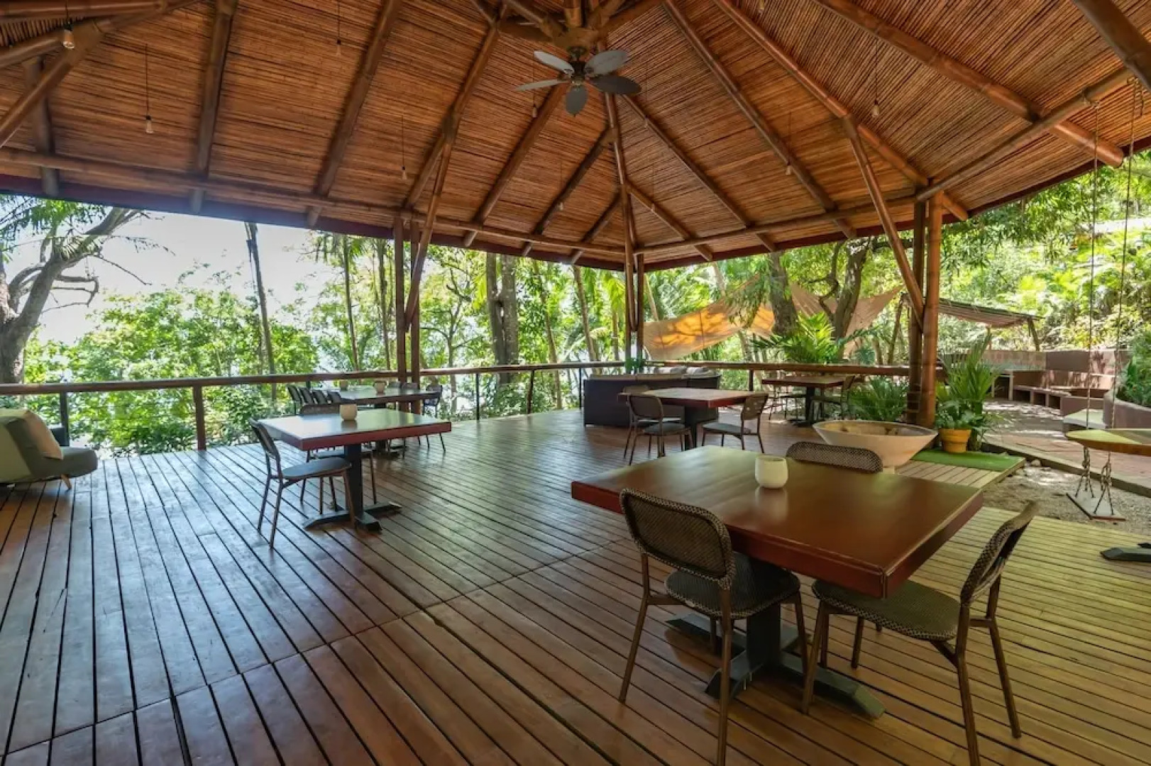 Los Vivos Beachfront Experience