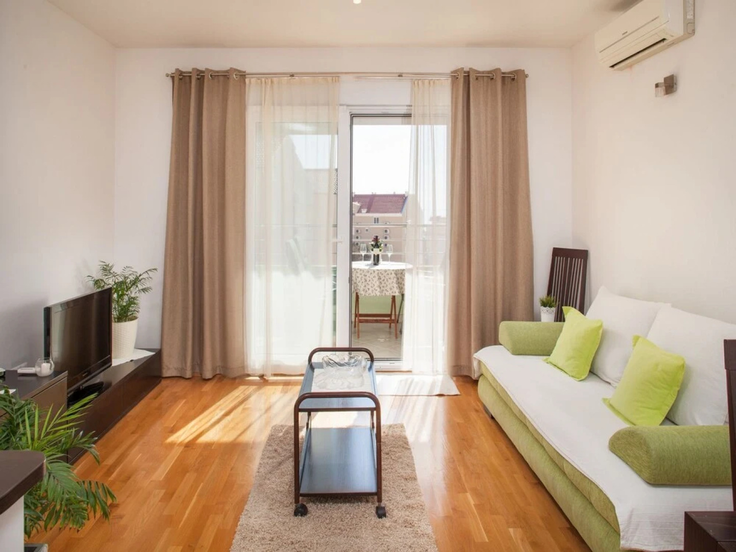 Green - Cosy & Close to the sea - A1