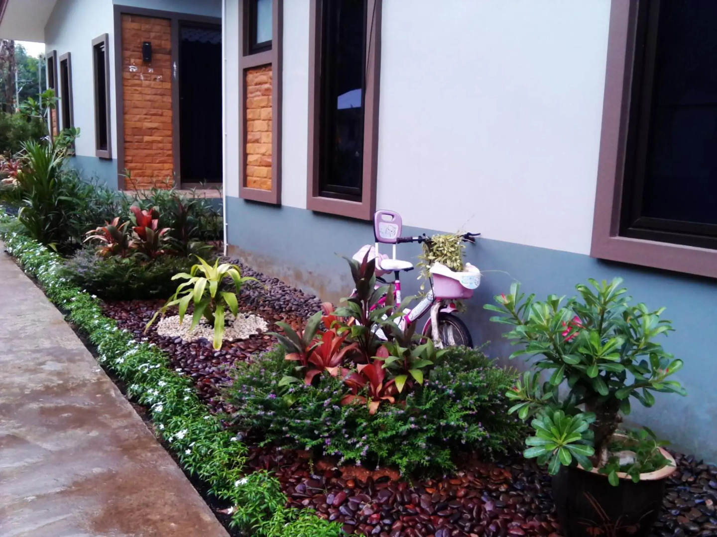 Phuket Sirinapha Resort
