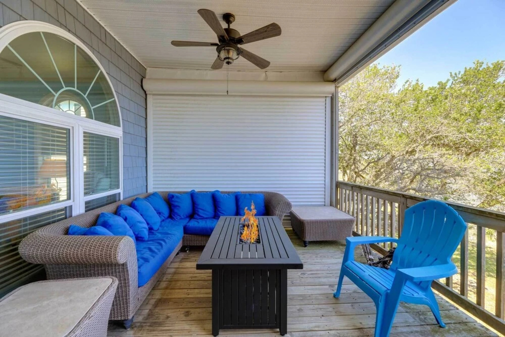 Waterfront Emerald Isle Home w/ Dock Access!