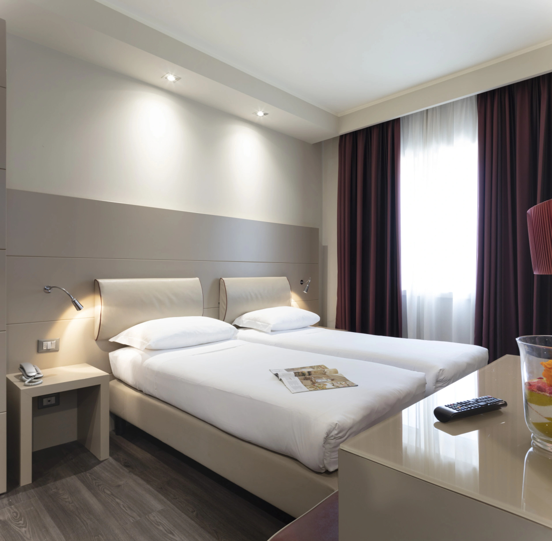 Smart Hotel Holiday