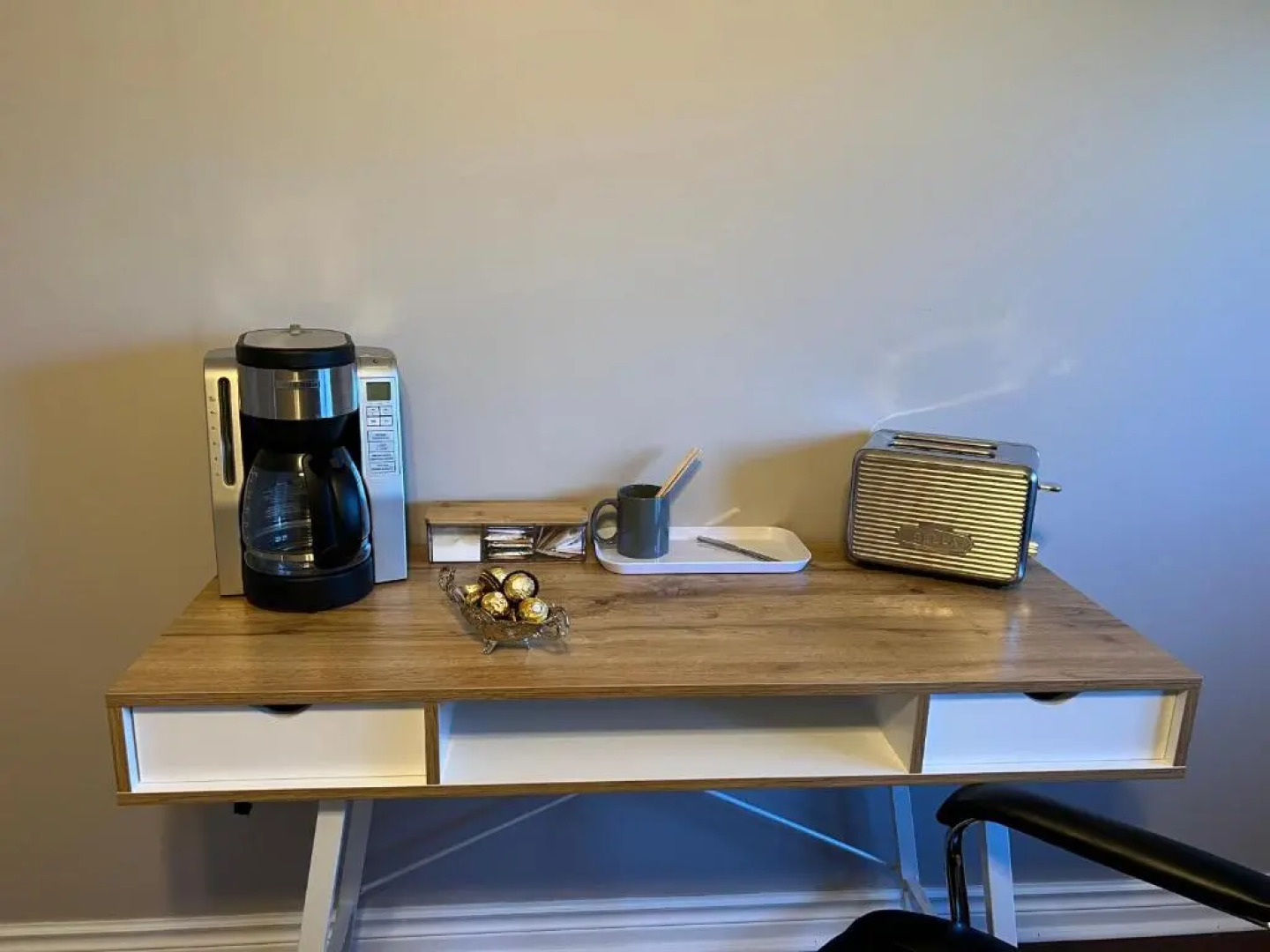 Fresh, Chic, Spacious Home With Everything U Need