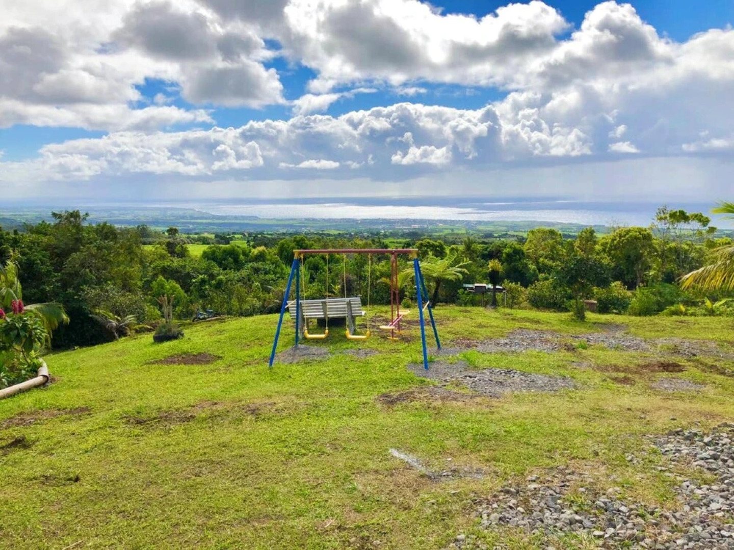 House With 2 Bedrooms in Saint benoît, With Wonderful sea View and Enclosed Garden