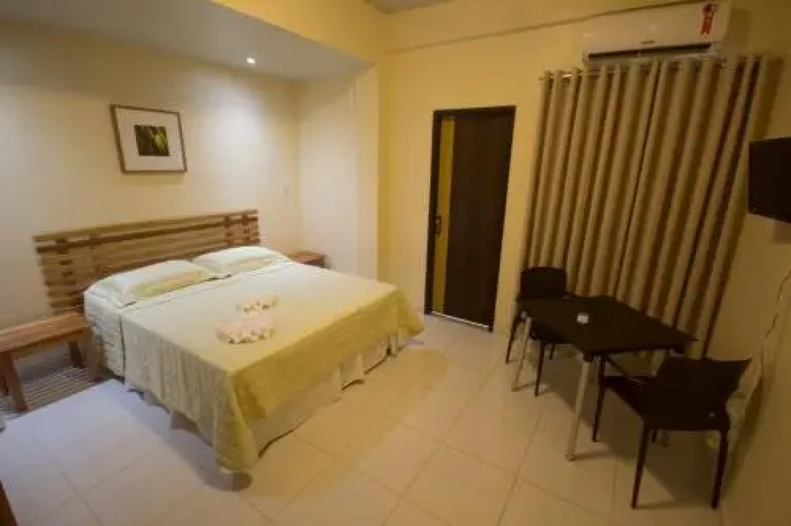 Hotel Equinocios Essential