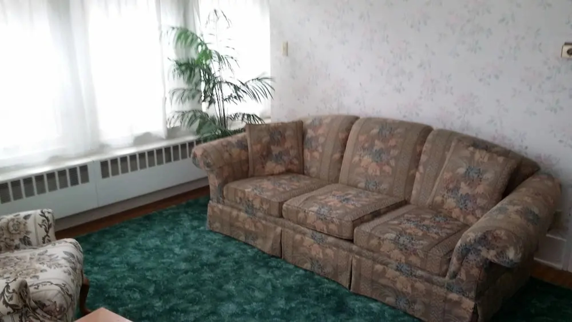 Chestnut Charm Bed & Breakfast