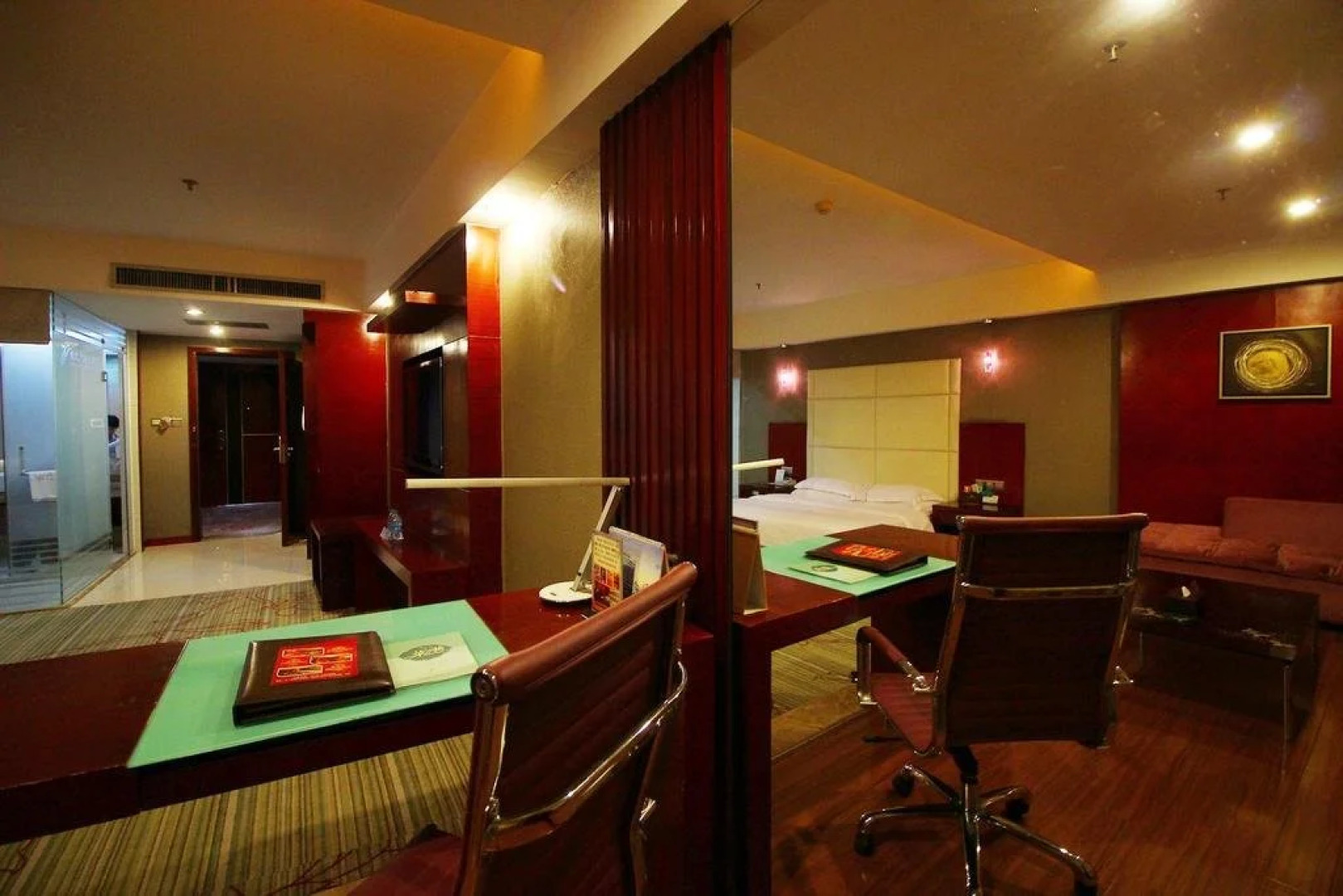 Shuanglong Plaza Hotel