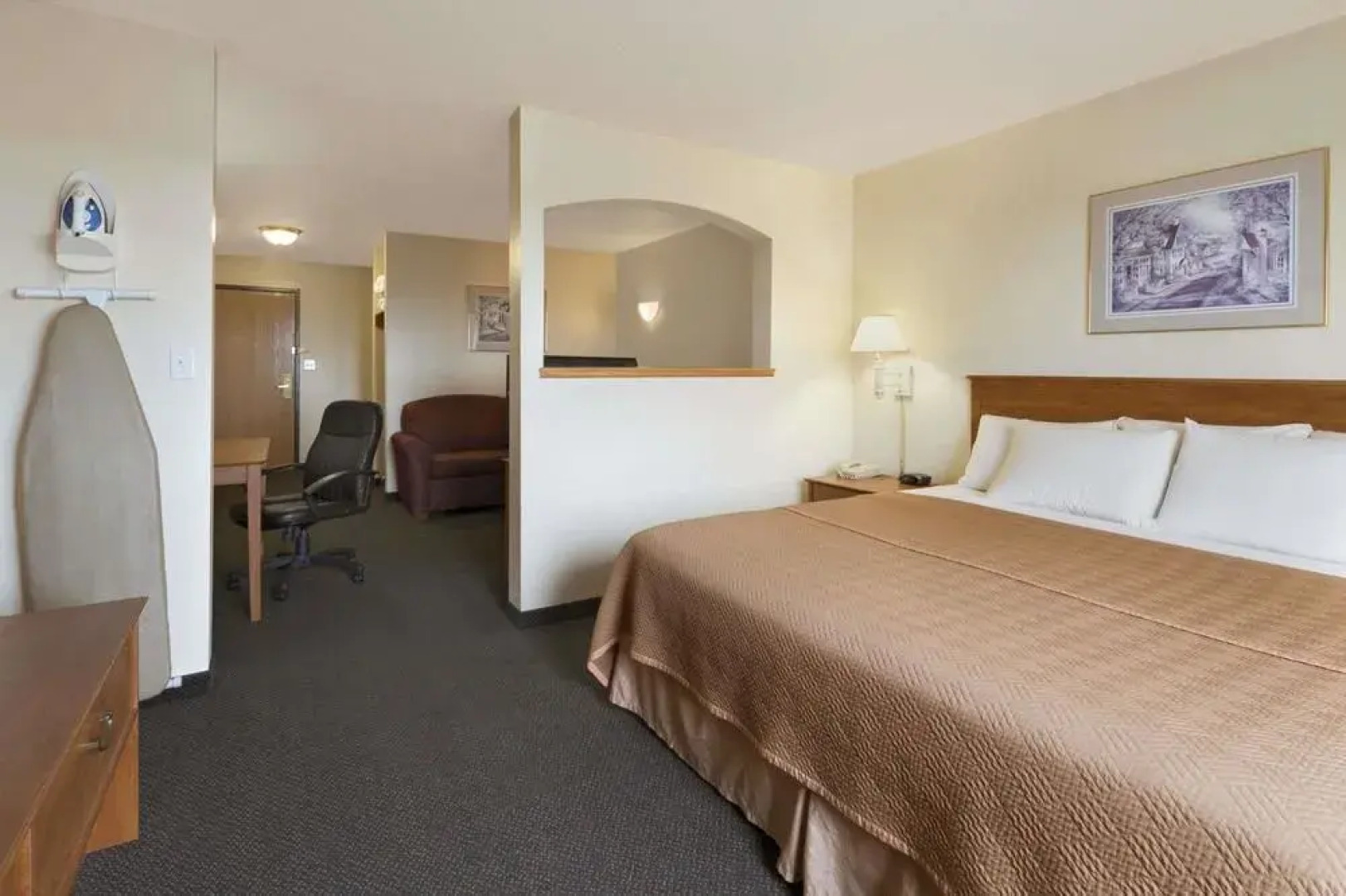 Travelodge and Suites Fargo/Moorhead