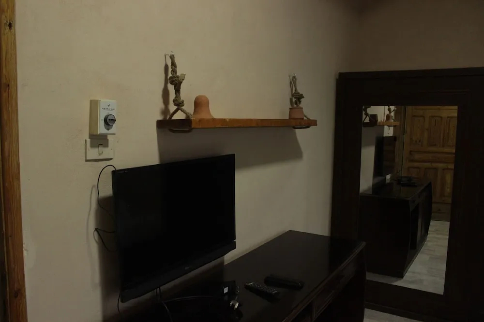Oak Tree Castle Hostel