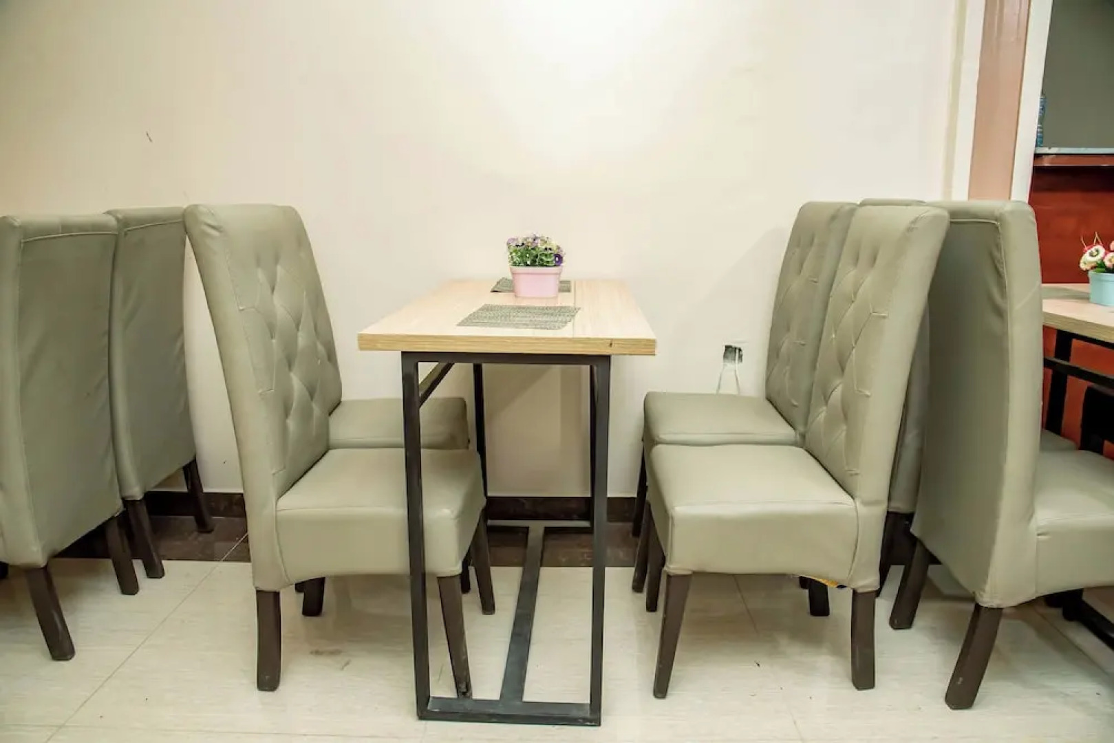 Everland Hotel and Suites