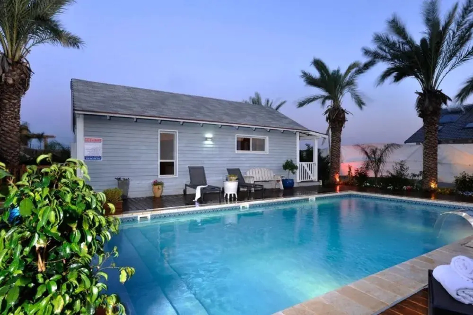 Hen Chalet & Suites in Had Nes