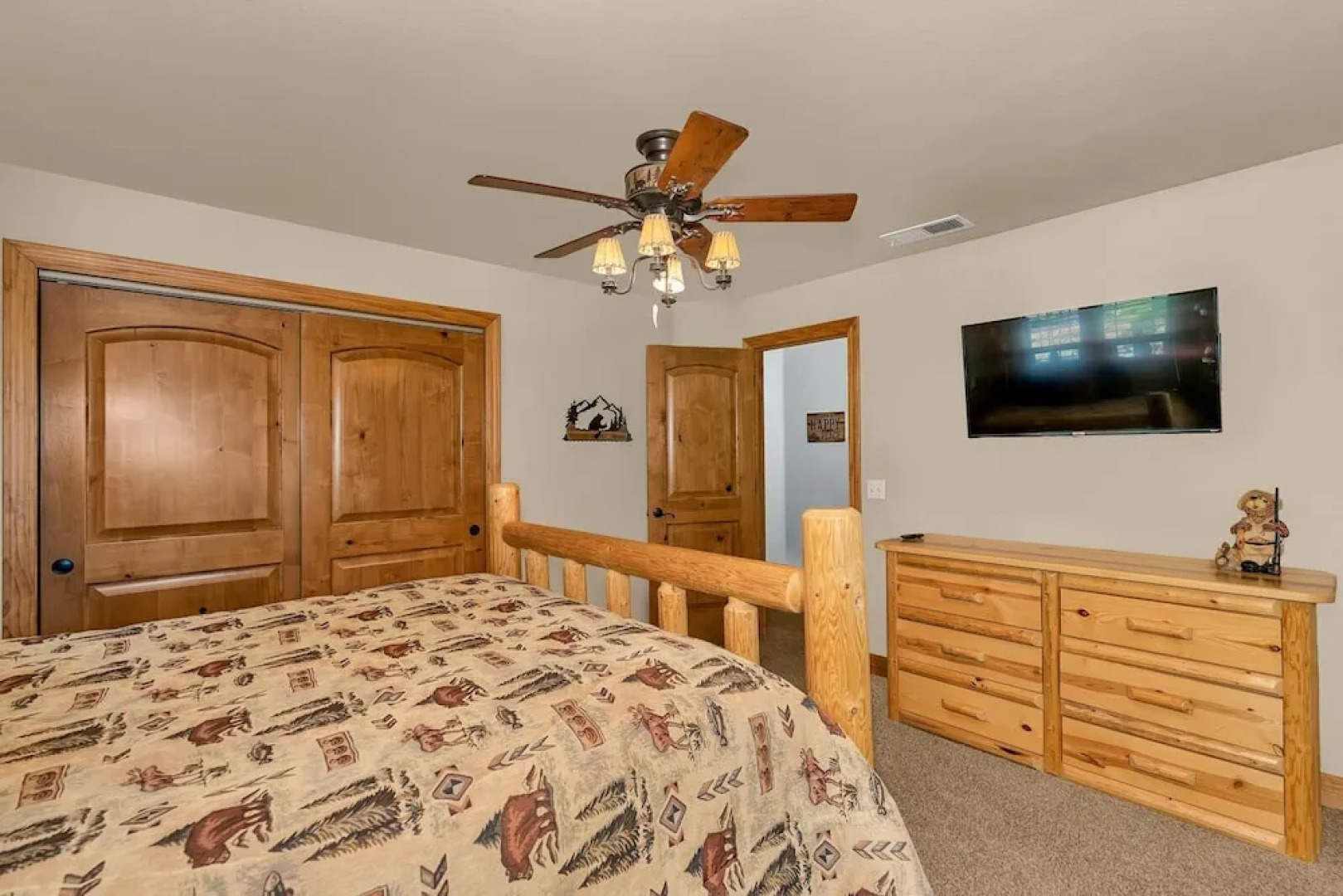 Timber Lodge - 5 Min to Shaver Lake!