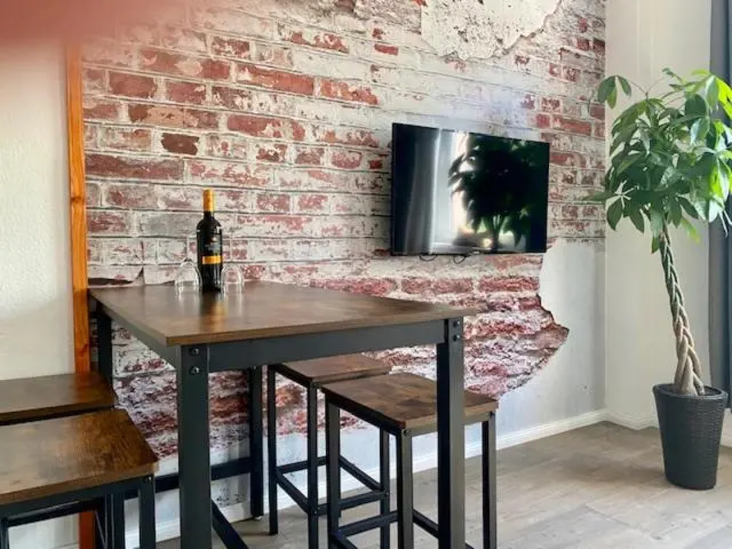 Industry - Appartement mit Balkon