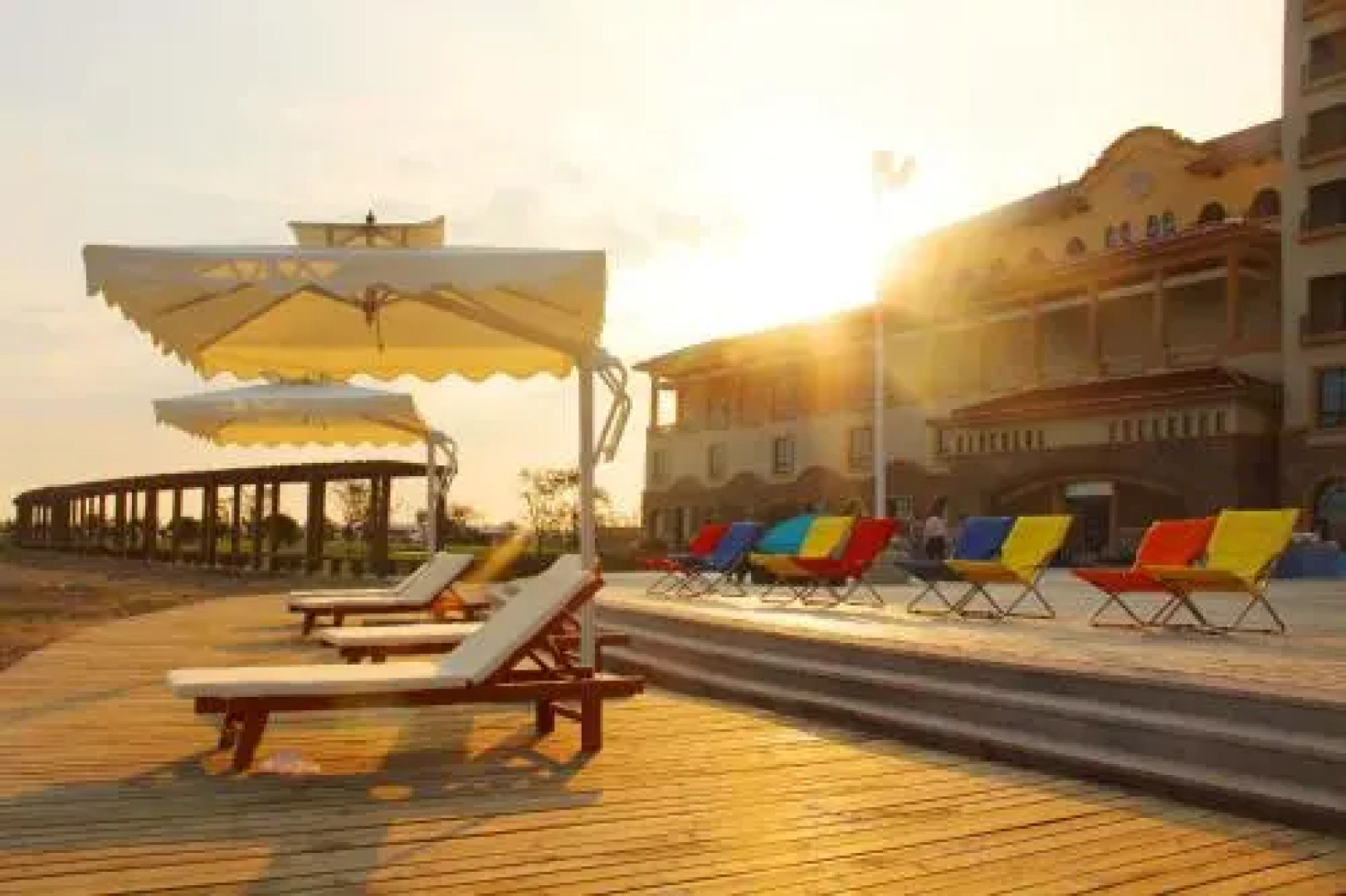 Haiyang Shenglong Jianguo Hotel