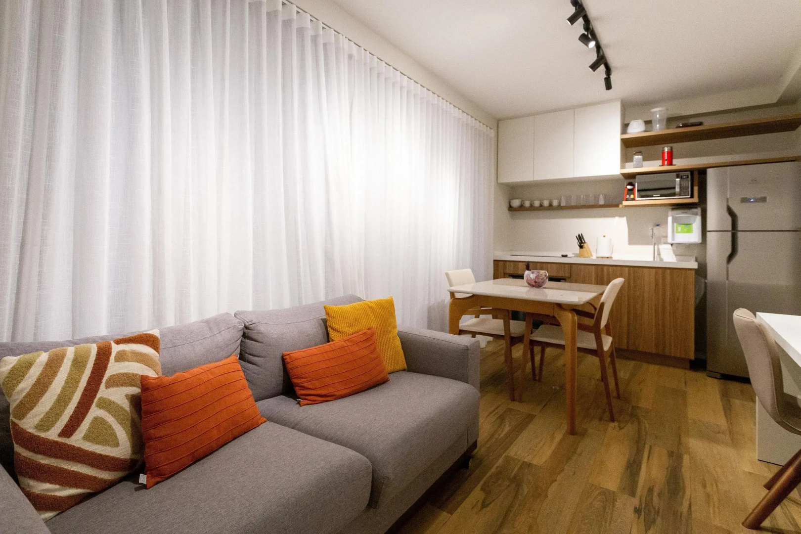 Apartamento novo, silencioso e com infraestrutura de lazer na Vila Madalena.